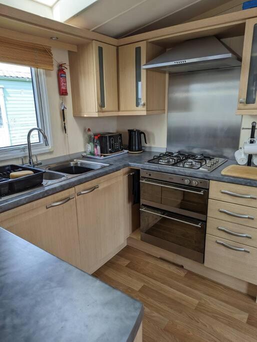 היישם 6 Berth Holiday Home On Ocean Edge Near Morecambe מראה חיצוני תמונה
